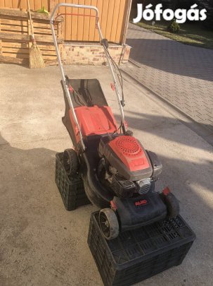 Benzines fűnyíró ,eladó !