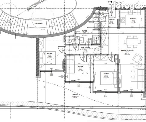 Berendezett lakás a Cédrusban nagy terasszal