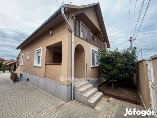 Berettyóújfalui 112 nm-es ház eladó