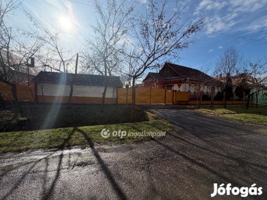 Berettyóújfalui 127 nm-es ház eladó