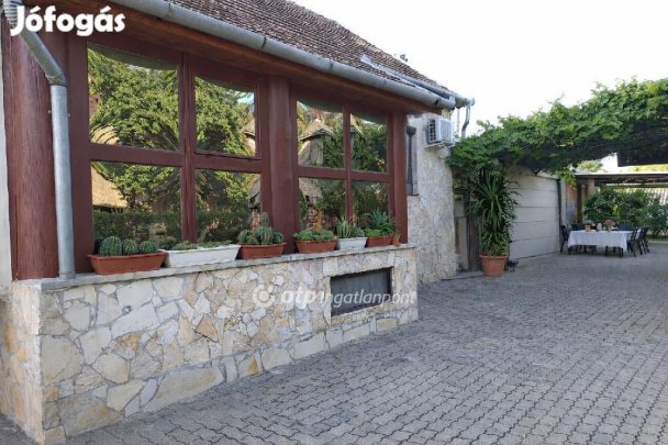 Berettyóújfalui 244 nm-es ház eladó