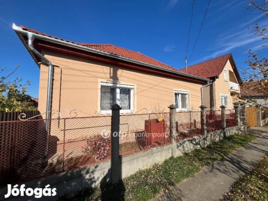 Berettyóújfalui 81 nm-es ház eladó