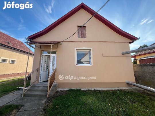 Berettyóújfalui 81 nm-es ház eladó
