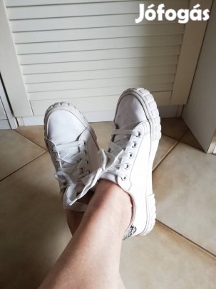 Bershka fehér bőr cipő 38 as 