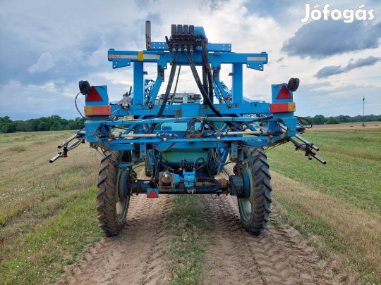 Berthoud Racer 2500 vontatott permetező, vizsgával traktor