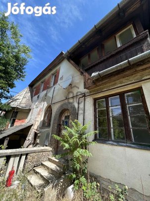 Beruházók figyelmébe  fejlesztési potenciállal rendelkező villaépület