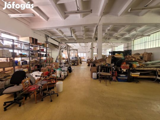Bervai iparterület irodákkal eladó 110 M