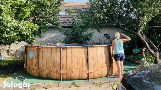 Bestway 4,9m medence eladó