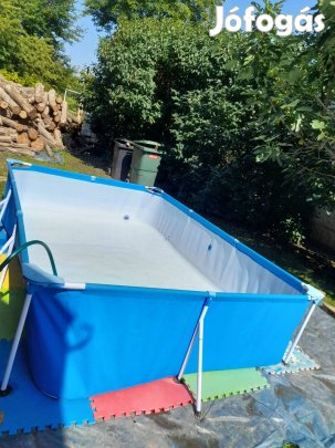 Bestway fémvázas medence eladó vízforgatóval