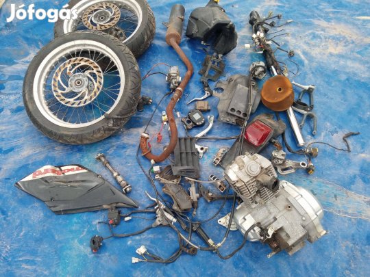 Beta 125 Yamaha blokkal kiegészítőkkel