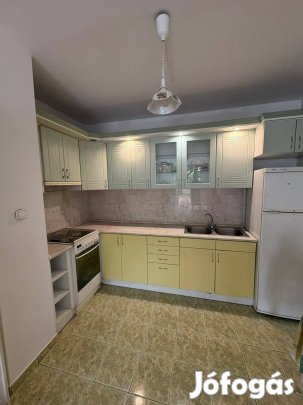 Bethlen Gábor utcán első emeleti lekás eladó