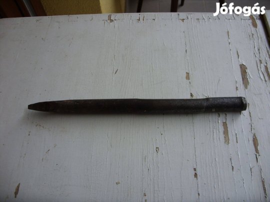 Beton véső kovácsolt acélból