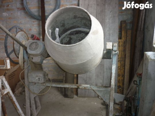 Betonkeverő jó állapotban