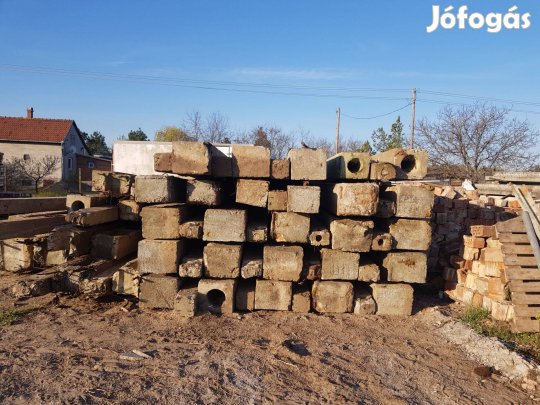 Betonvilanyoszlop eladó!