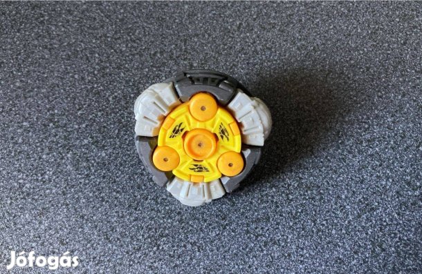 Beyblade Roller Attacker