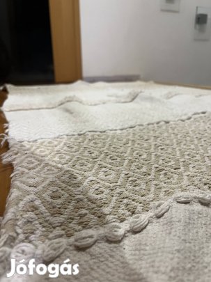 Bézs -fehér mintás szőnyeg