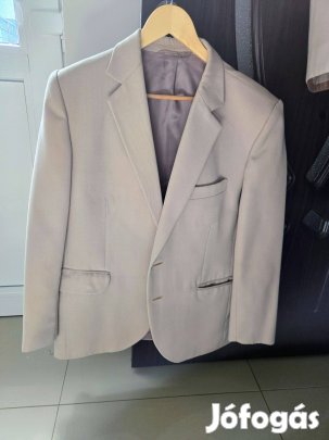 Bézs férfi öltöny