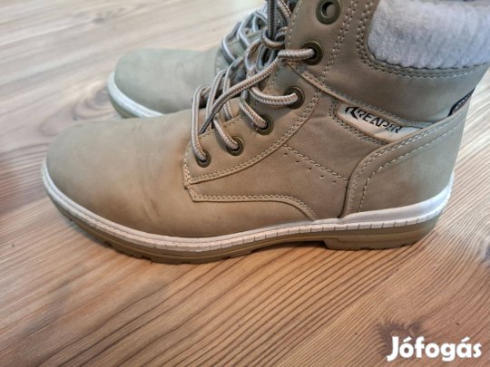 Bézs női bakancs, meleg magasszárú 39-es