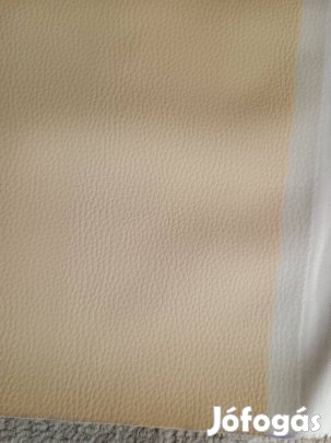 Bézs színű műbőr