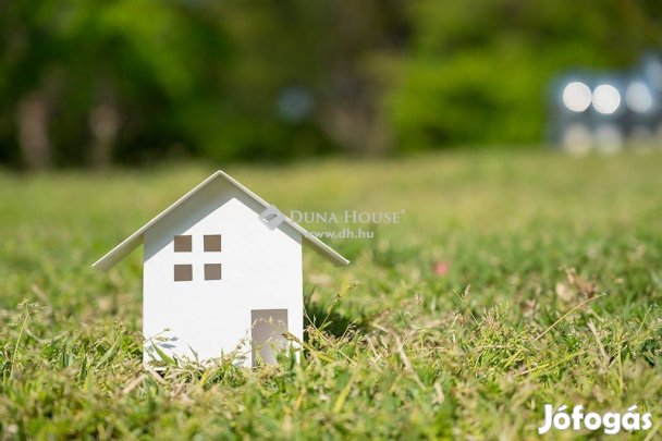 Biatorbágyi 1492 nm-es telek eladó