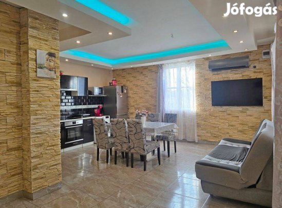 Biczó I.kerti felújított Nappali+3 szobás házikó eladó!