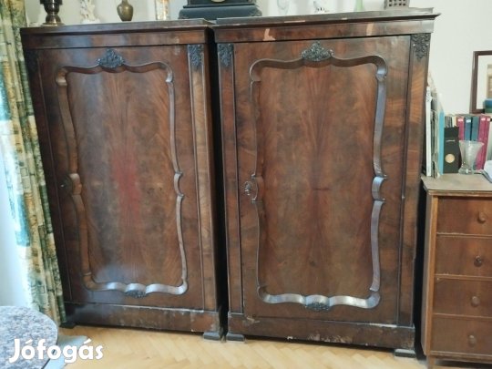 Biedermeier antik szekrények