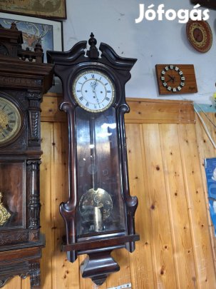 Biedermeier falióra különleges ütőszerkezettel