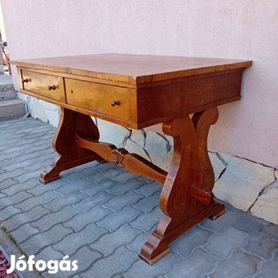 Biedermeier íróasztal
