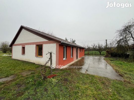 Biharugrai eladó 94 nm-es ház