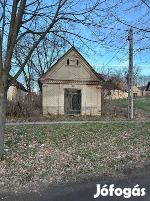 Bikács, Hunyadi utcai tanya eladó
