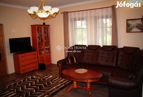 Bikácsi 450 nm-es ház eladó