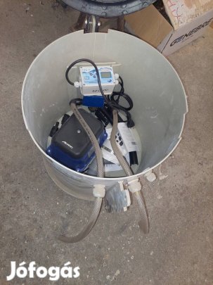 Biológiai szennyvíztisztító tartály és berendezés