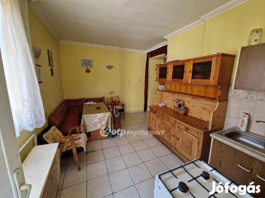 Birii eladó 75 nm-es ház