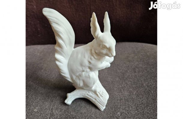 Biskvi porcelán, hosszú fülü mókus