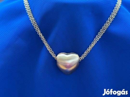Bizsu nyaklánc, plasztikus szív alakú medállal, anyák napi ajándék