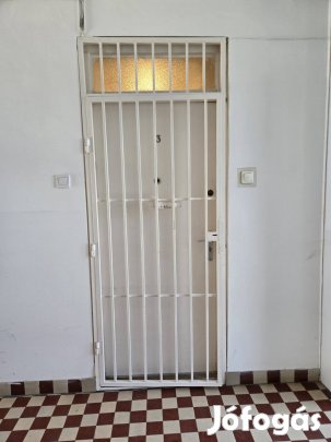 Biztonsági ajtórács eladó (237,5 x 93,5 cm) - Elzett zárral