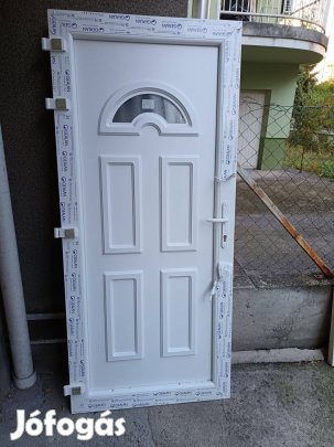 Biztonsági bejárati ajtó