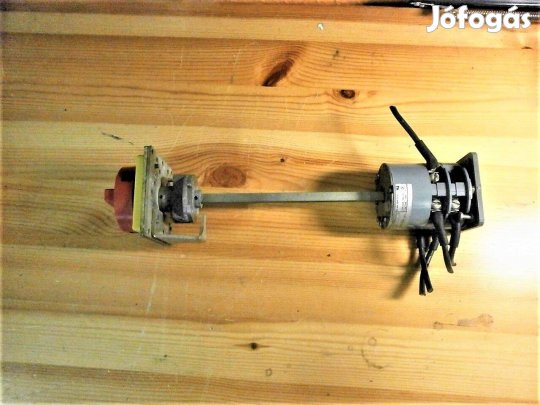 Biztonsági lakatolható szakaszoló kapcsoló ajtókuplunggal ( 4258)