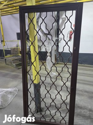 Biztonsági rácsajtó,szinterezve