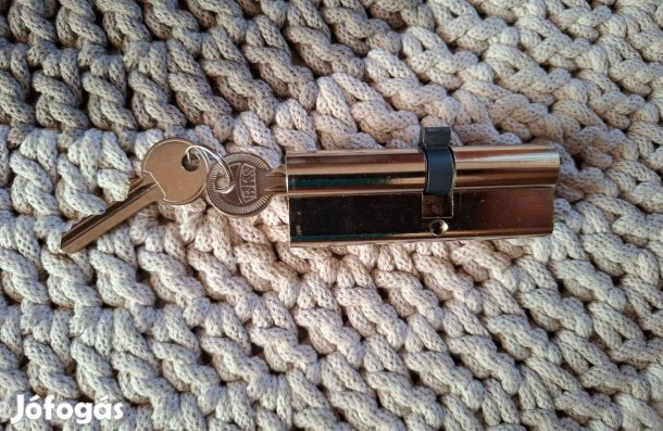 Biztonsági zárbetét,2 kulccsal eladó