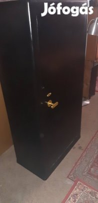 Biztosági lemezszekrény.Újszerű állapotban!