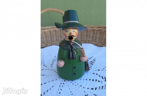 Björn Köhler: Dohányzó férfi - Erzgebirge pipások sorozatból