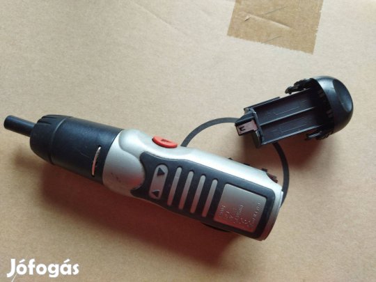 Black & Decker akkumulátoros csavarbehajtó 4 db ceruzaelemmel működik