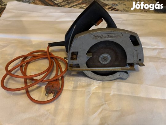 Black and Decker körfűrész