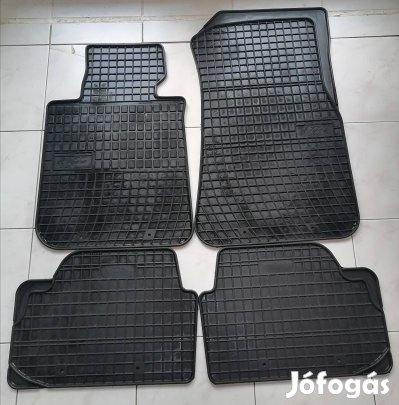 Bmw1 gumiszőnyeg garnitúra csomagtértálcával