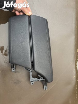 Bmw F10/11 könyöklő