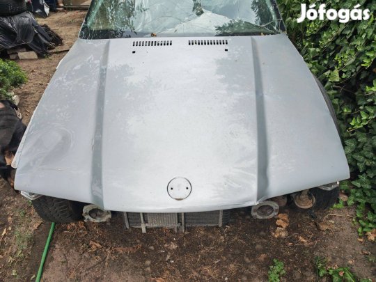 Bmw e36 coupe/cabrio enyhén sérült motorháztető