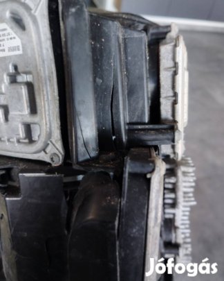 Bmw e92 jobb első kanyarkövetős bixenon fényszóró.