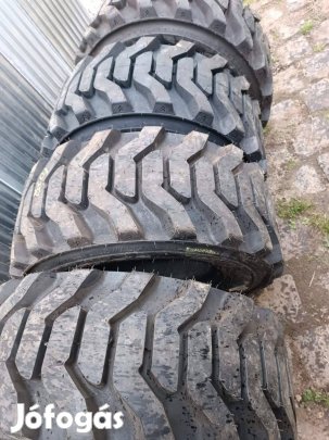 Bobcat gumiabroncs 27 - 8.50 - 15 méretű hokiütő mintás terepgumi