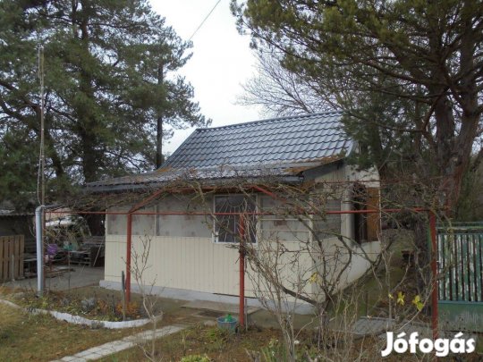 Bocskaikert Monostordűlőben 30 m2-es, rendezett, zártkerti ház eladó!